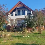 Balatuniversum Apartmanhouse Révfülöp
