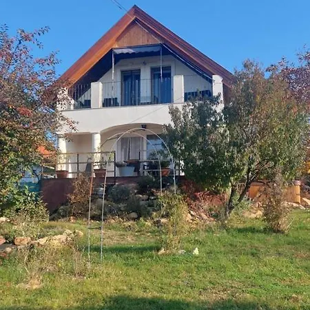 Balatuniversum Apartmanhouse Révfülöp