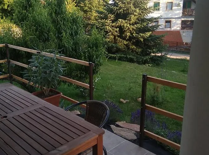 Balatuniversum Apartmanhouse 레브풀롭