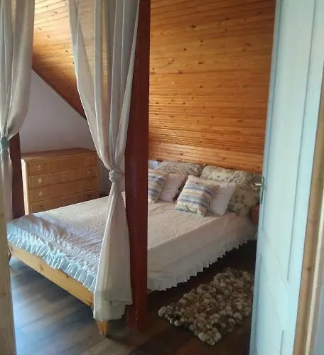 Balatuniversum Apartmanhouse 레브풀롭
